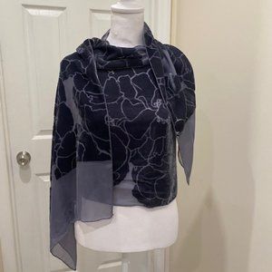 Velveteen floral wrap